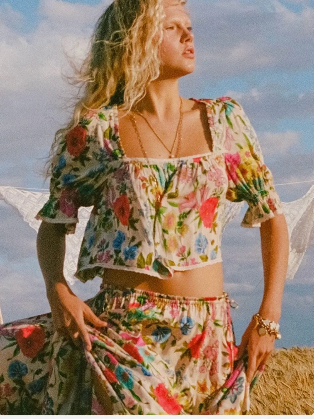 Spell Medium Valley of the dolls Floral Puff-Sleeve- Cream Multicolor top Blooms